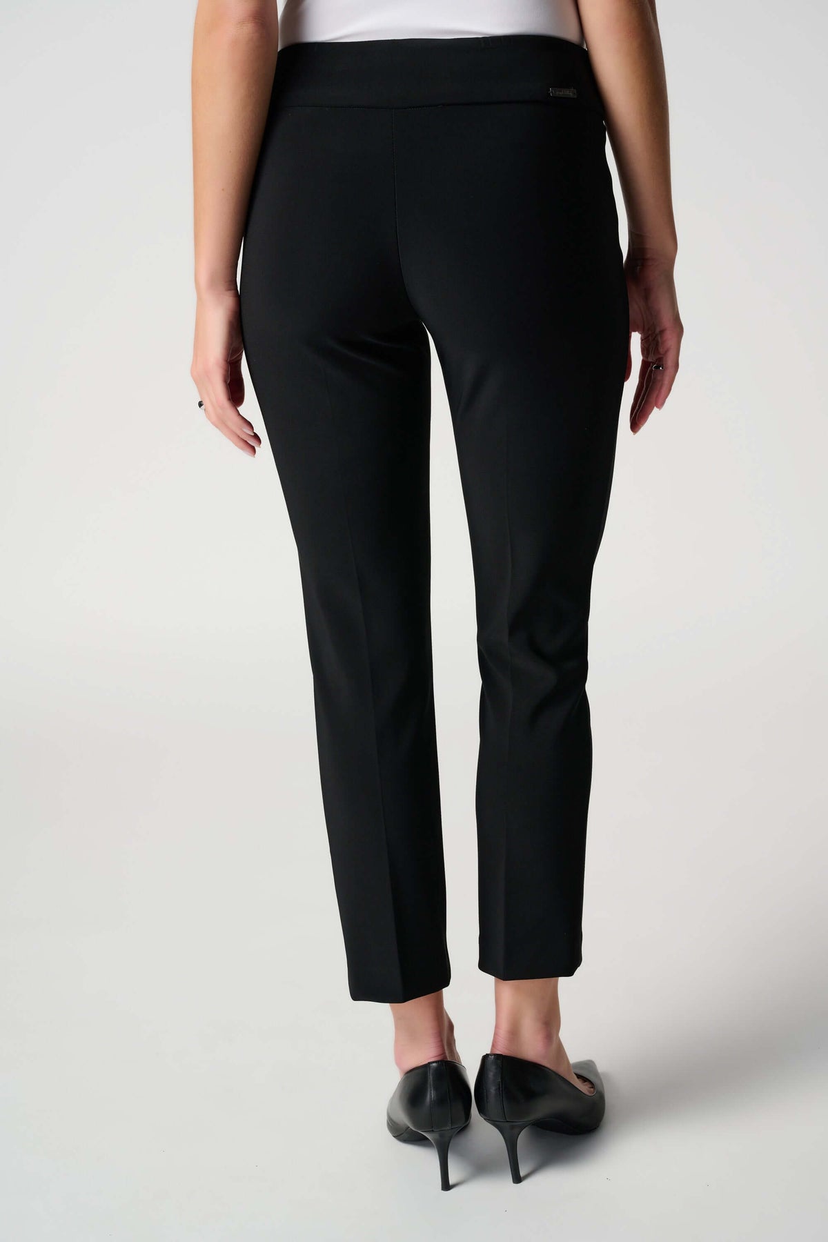 Joseph Ribkoff Classic Cropped Pant in Black 181089