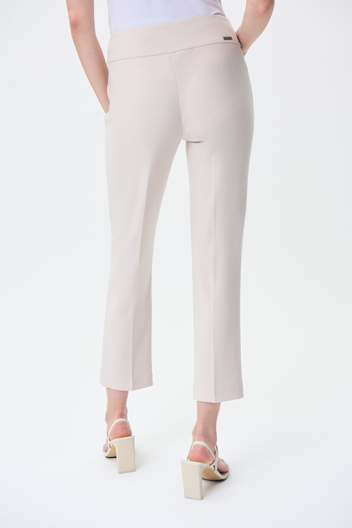 Joseph Ribkoff Classic Cropped Pant in Moonstone 181089