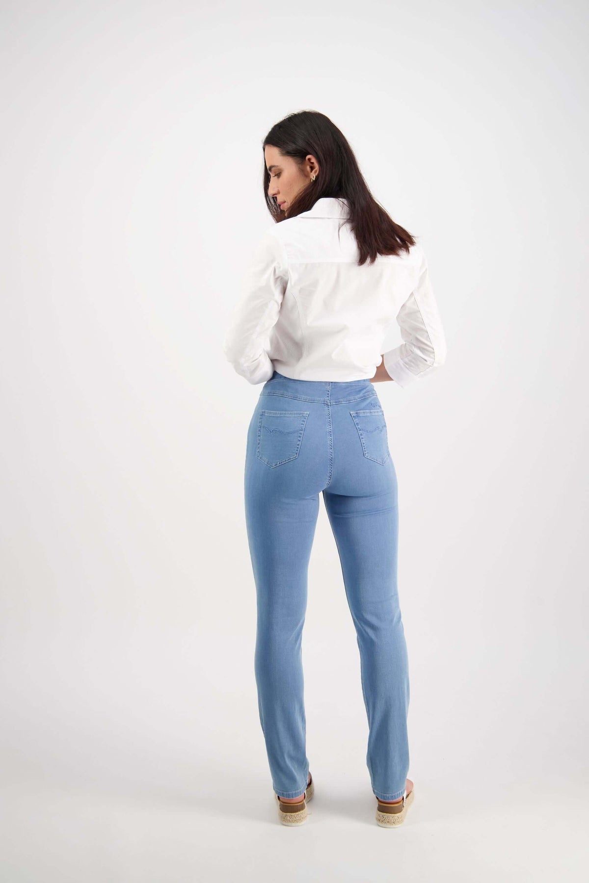 Vassalli Slim Leg Full Length Jean in Ice 234