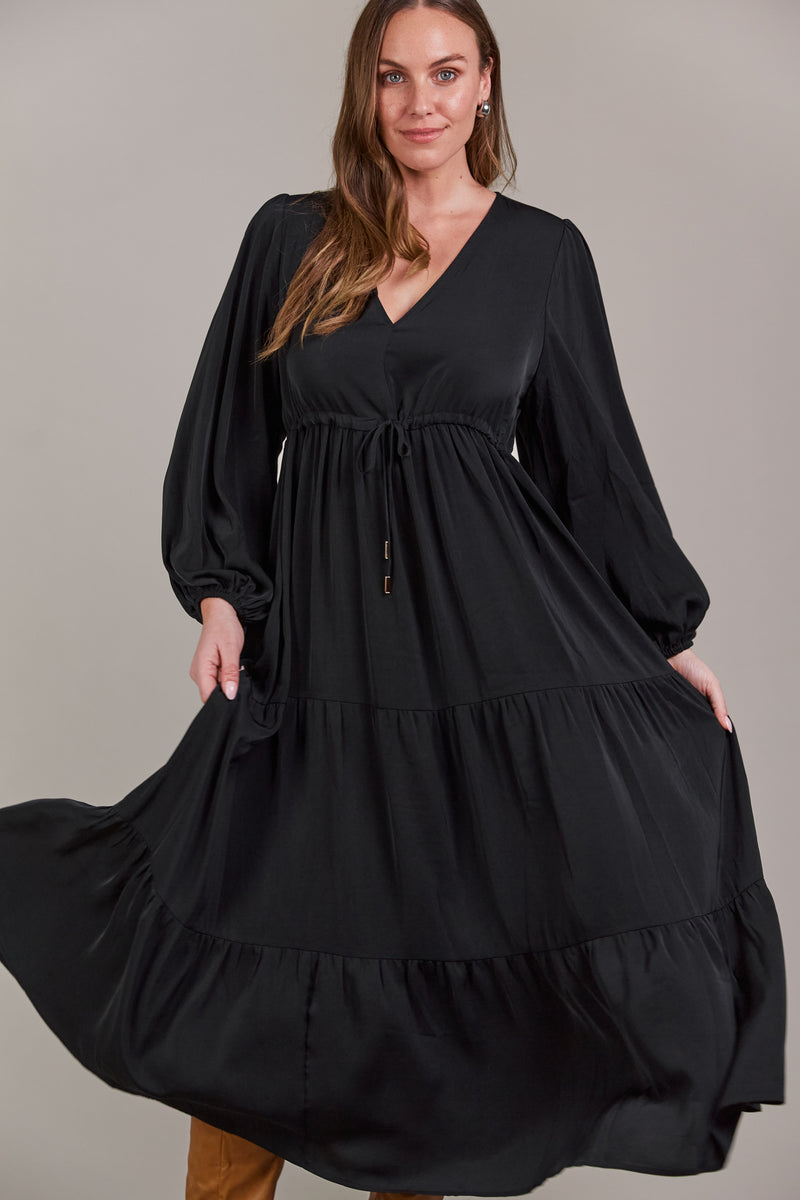 Eb & Ive Elsie Maxi Dress in Black