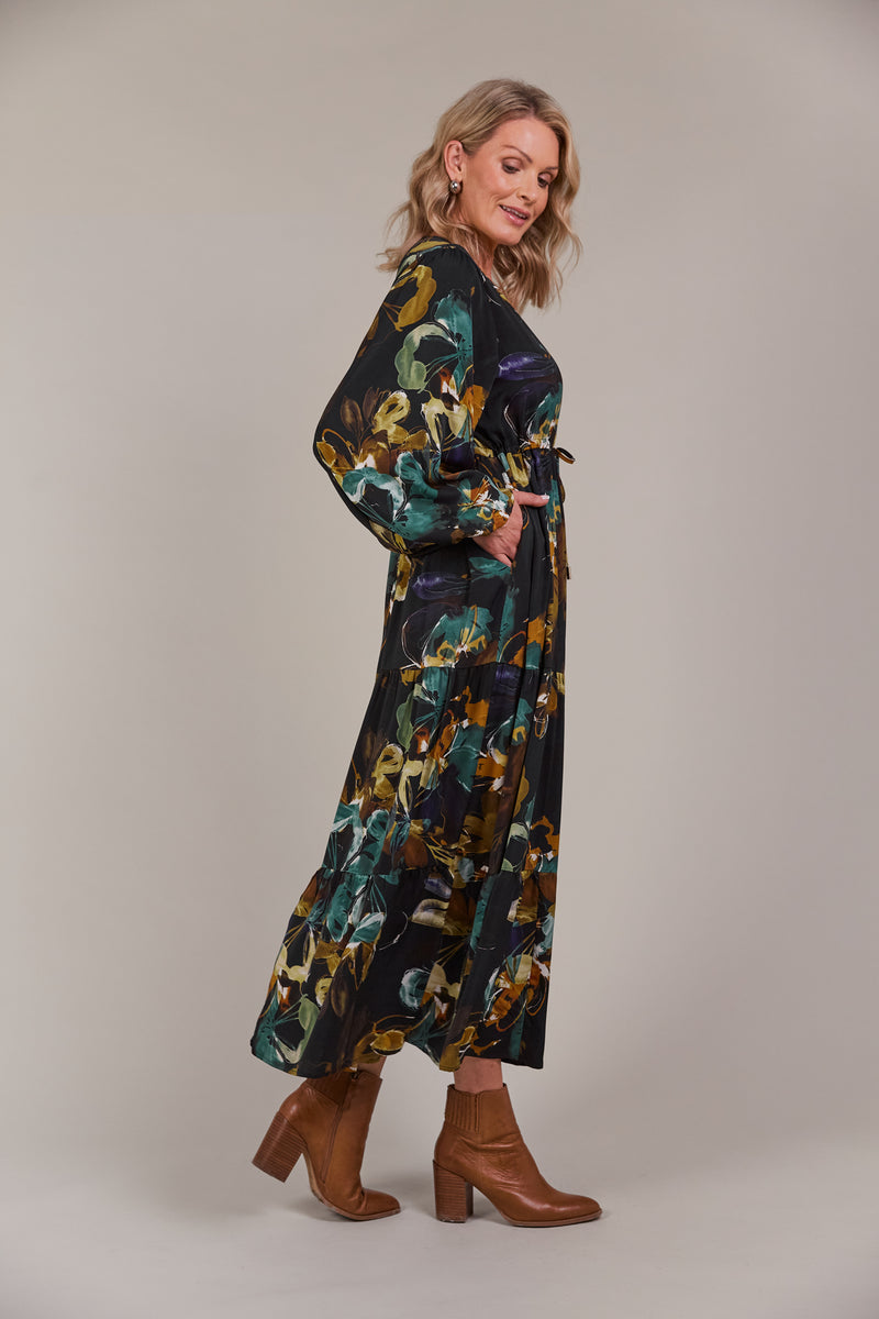 Eb & Ive Elsie Maxi Dress in Botanical Black