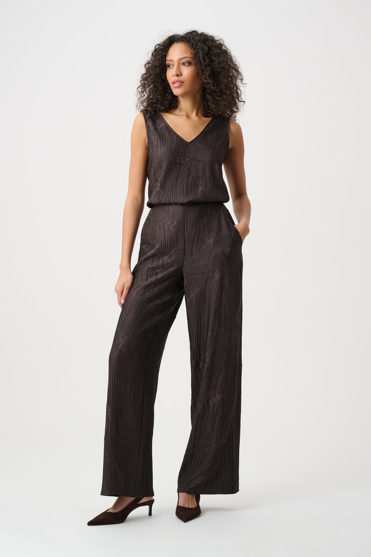 Joseph Ribkoff Crushed Pleated Pant in Mocha 263052
