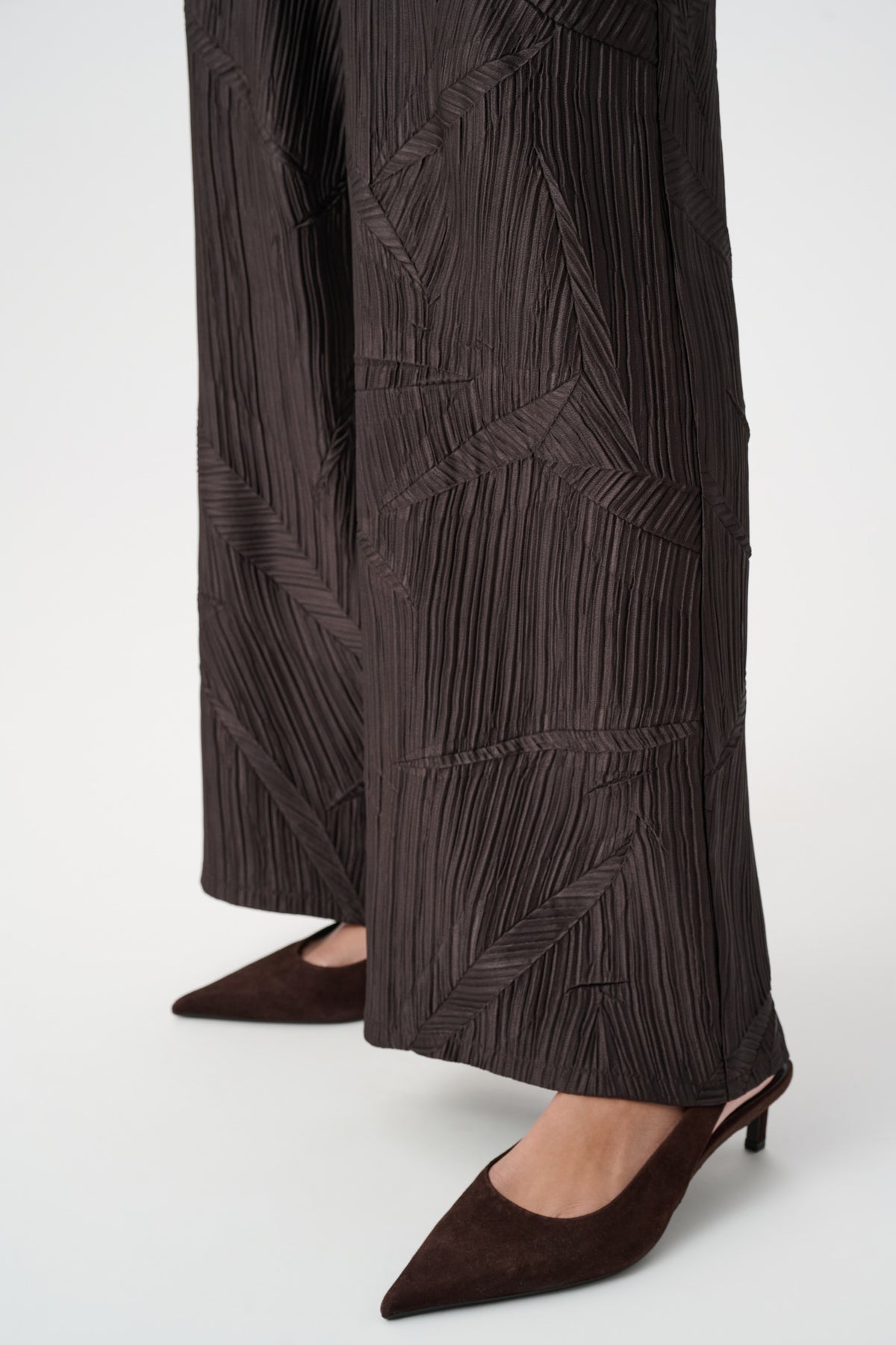 Joseph Ribkoff Crushed Pleated Pant in Mocha 263052