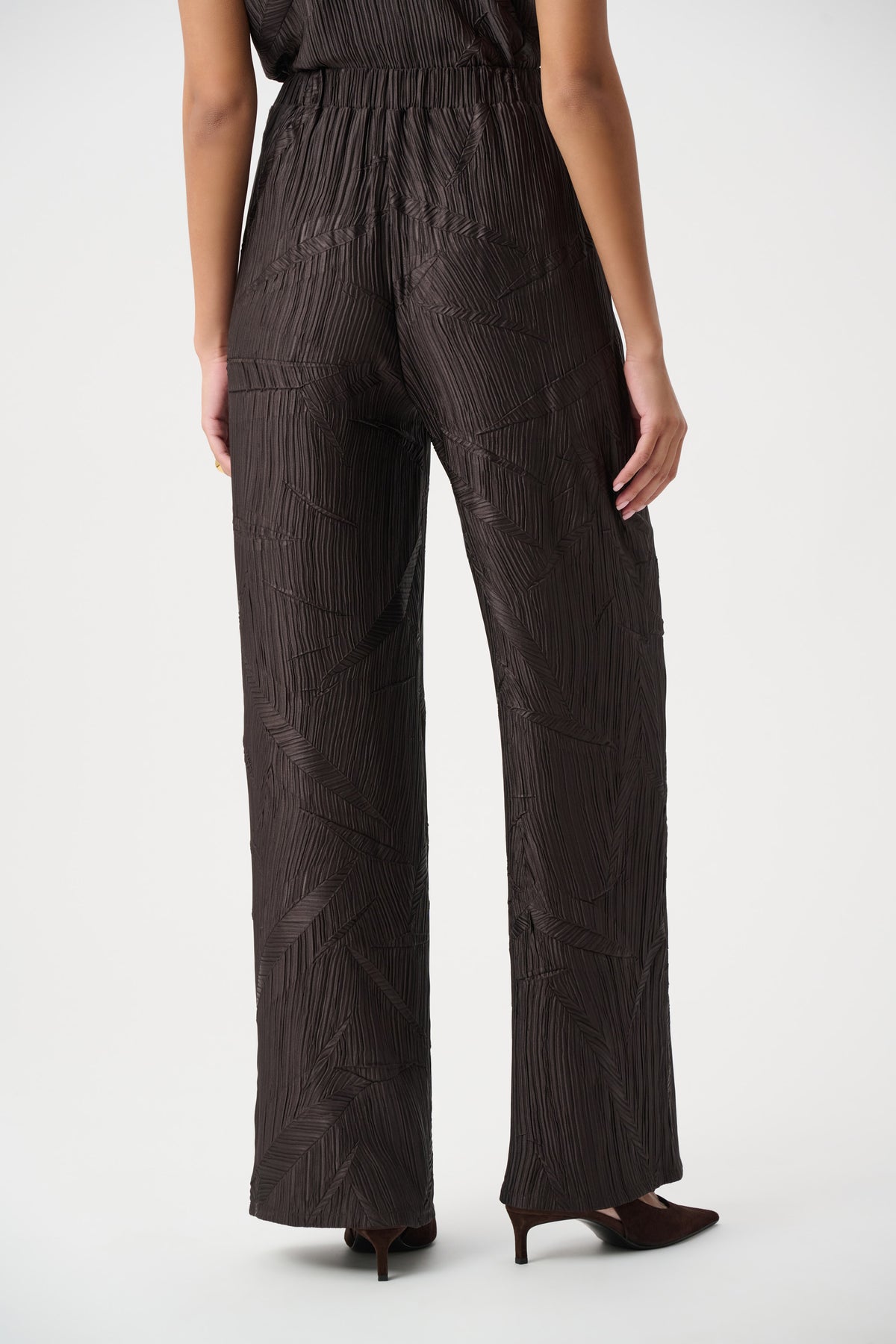 Joseph Ribkoff Crushed Pleated Pant in Mocha 263052