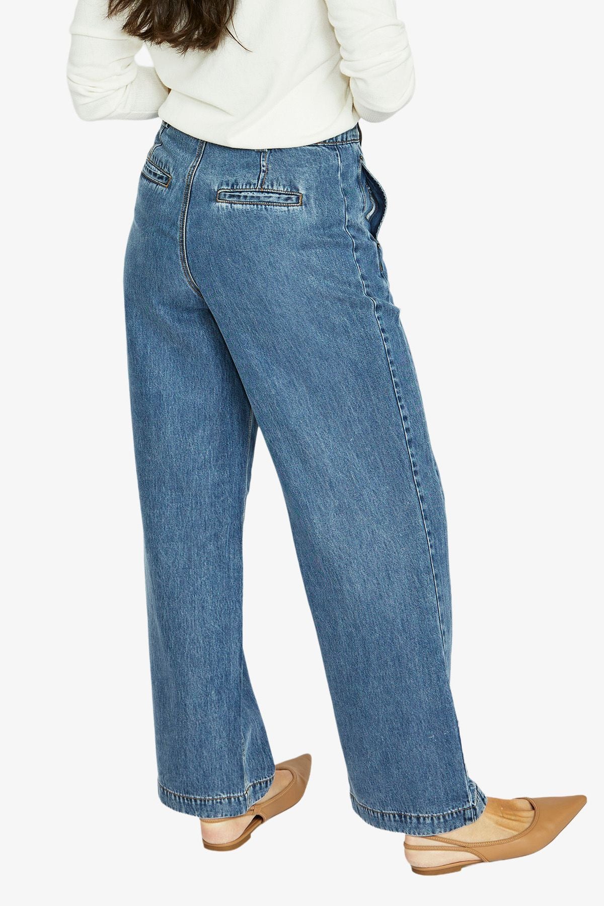 Jump Soft Rivet Detail Jean in Mid Blue