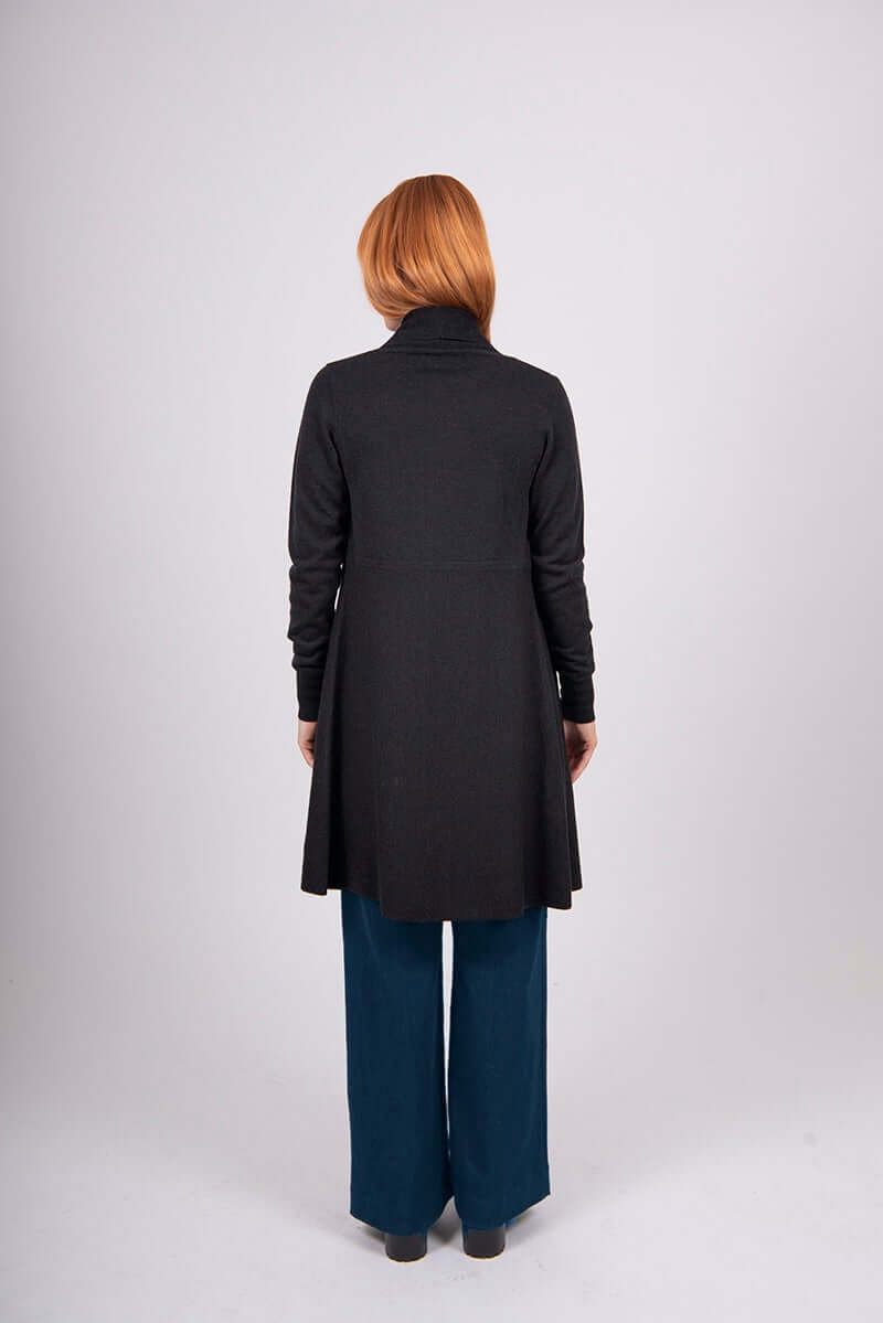 Bridge & Lord Edge to Edge Cardi in Black BL5651