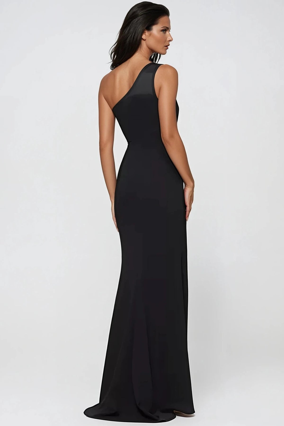 Ellie EVARA Gown in Black