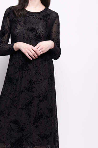 Foil International Velvet Dress in Black Splatter