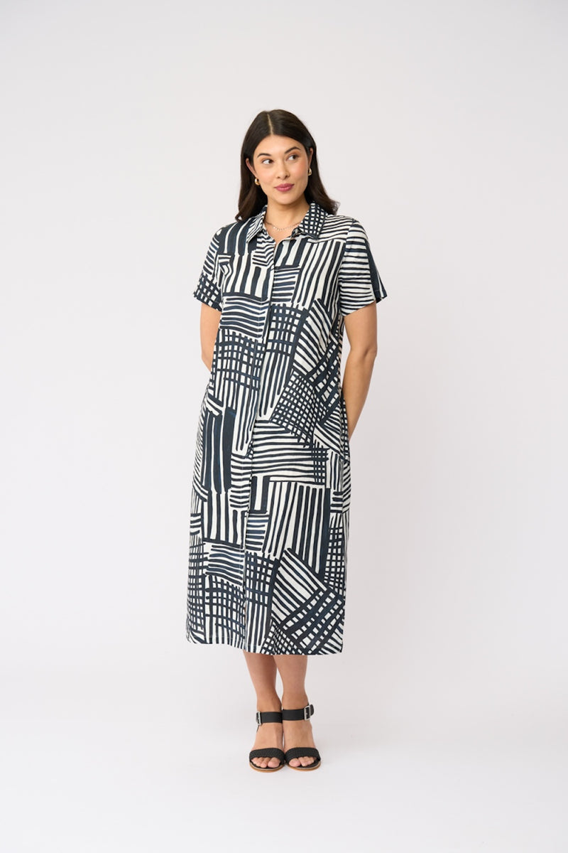 Foil ADVANCED INTERACTION Dress in Outline