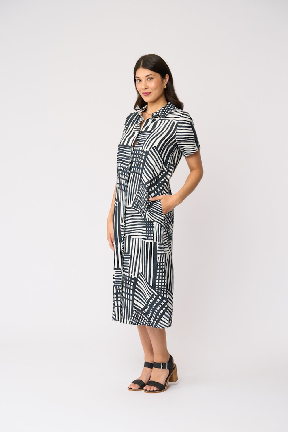 Foil ADVANCED INTERACTION Dress in Outline