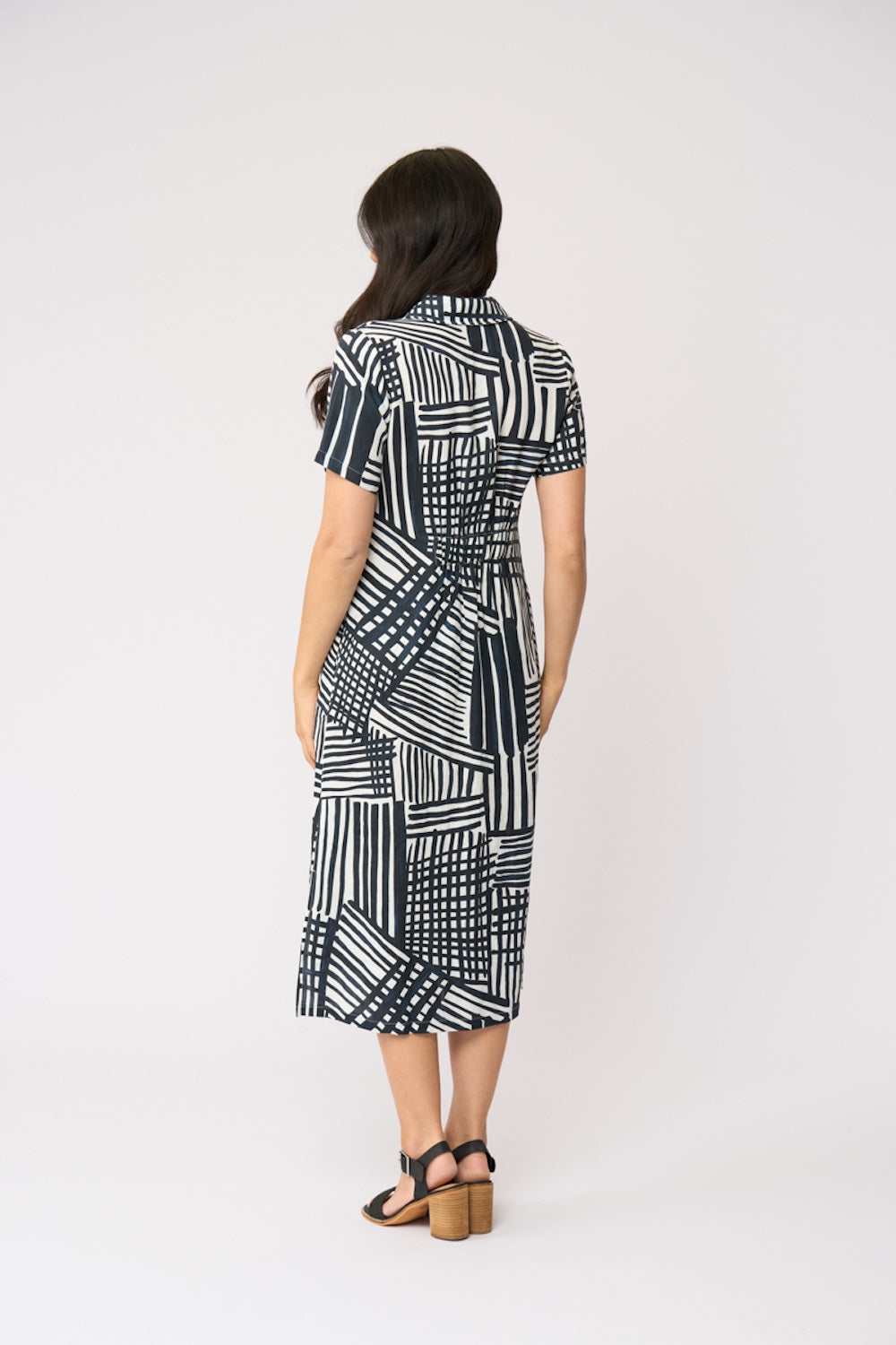 Foil ADVANCED INTERACTION Dress in Outline