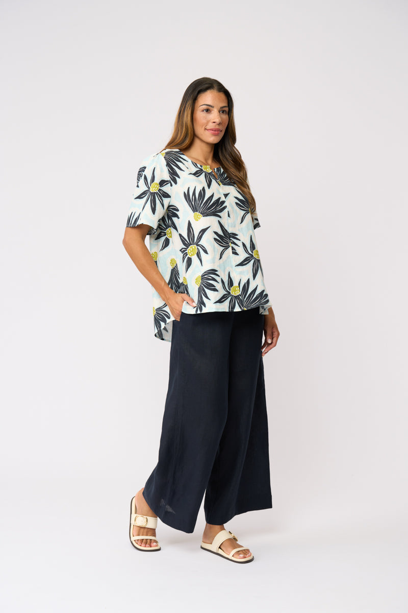 Foil ENCHANTING Top in Paper Flower