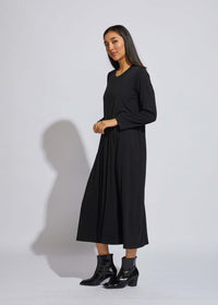 LD & Co Maxi Knit Dress in Black