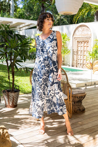 See Saw Linen Maxi in Navy Vine