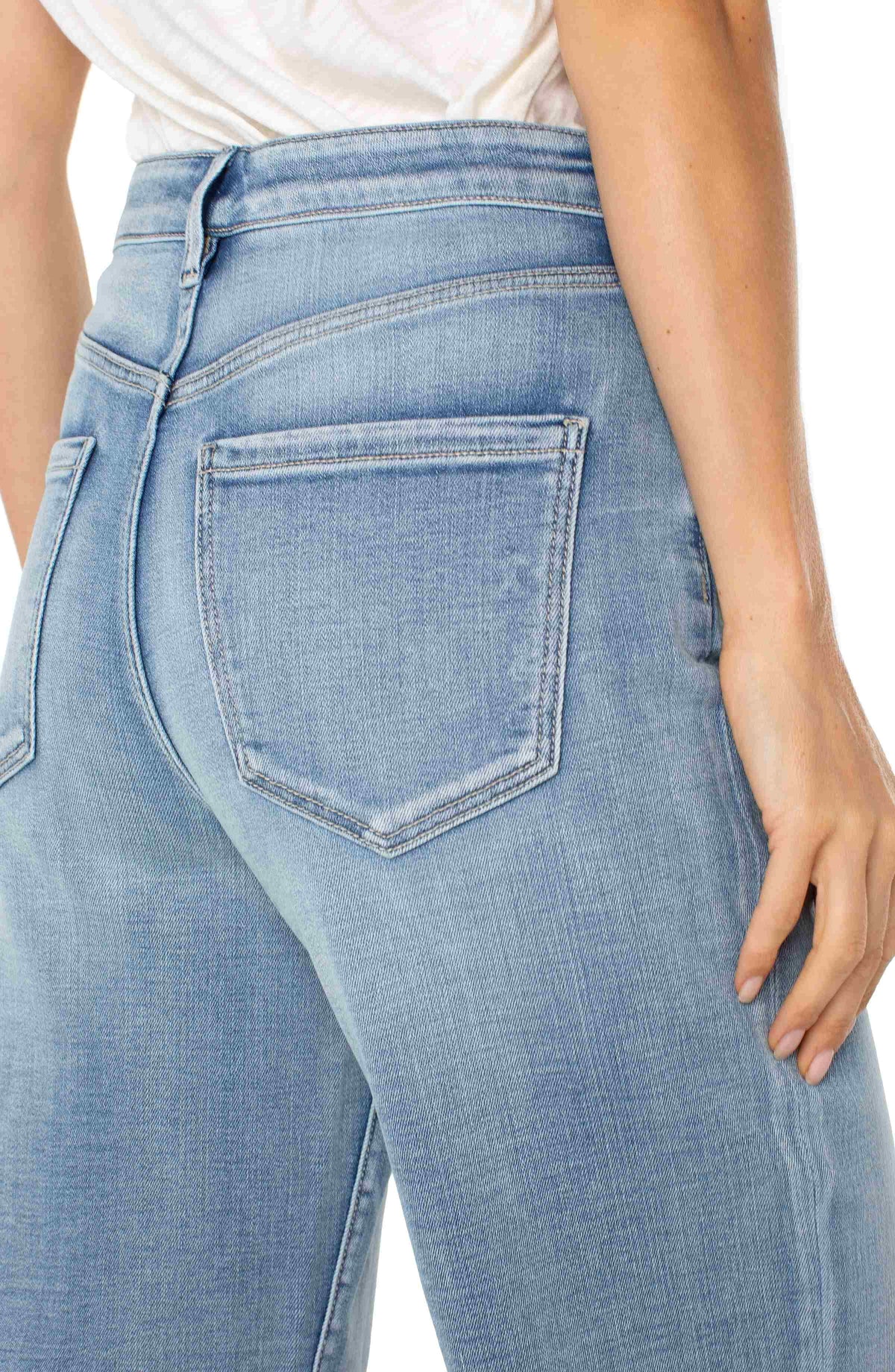 Liverpool Stride Hi Rise Cut Hem Jean in Weir Canyon