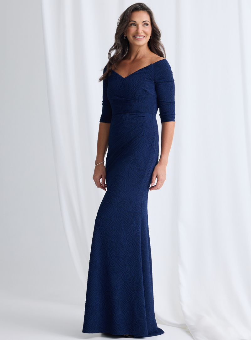 Trellis Lane VIANNE Sleeve Gown in Navy