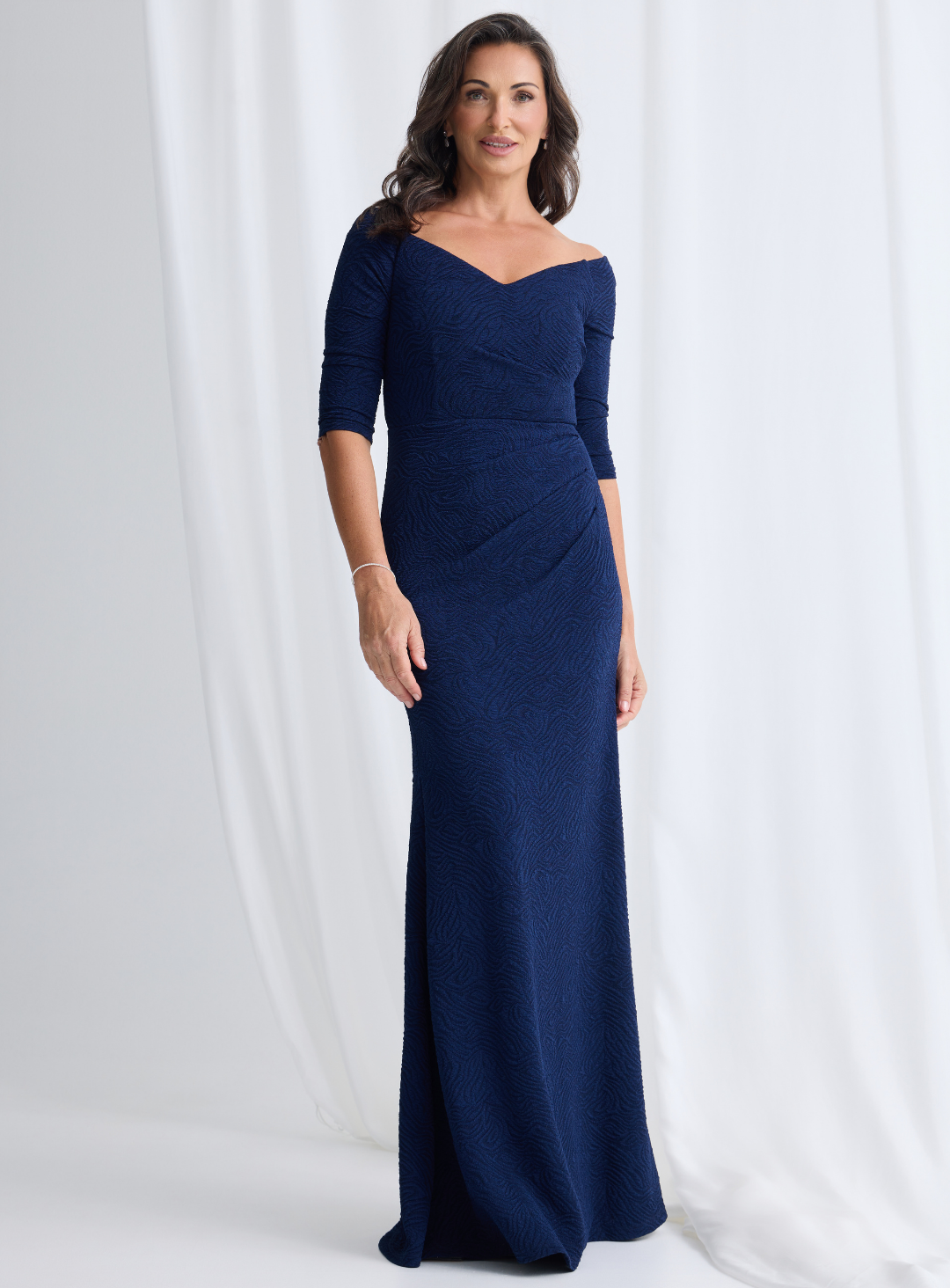 Trellis Lane VIANNE Sleeve Gown in Navy