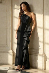 Ellie EVARA Gown in Black