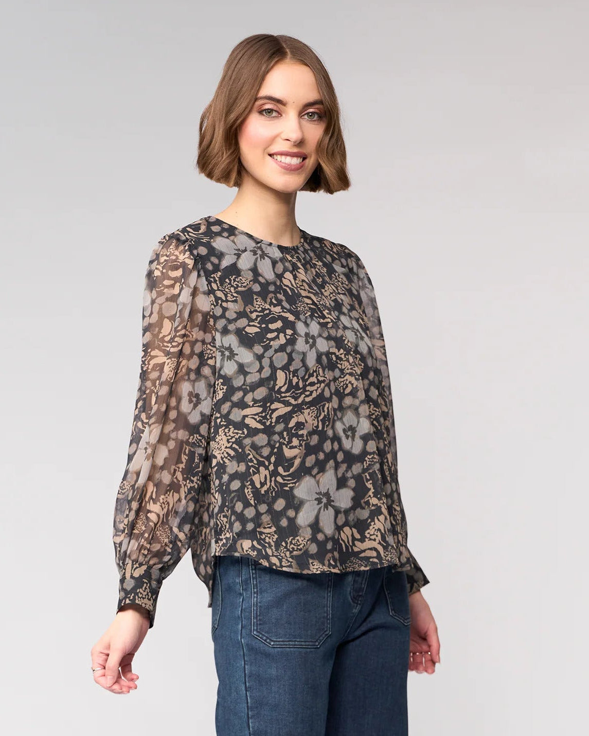 Knewe Lexie Top in Hazy