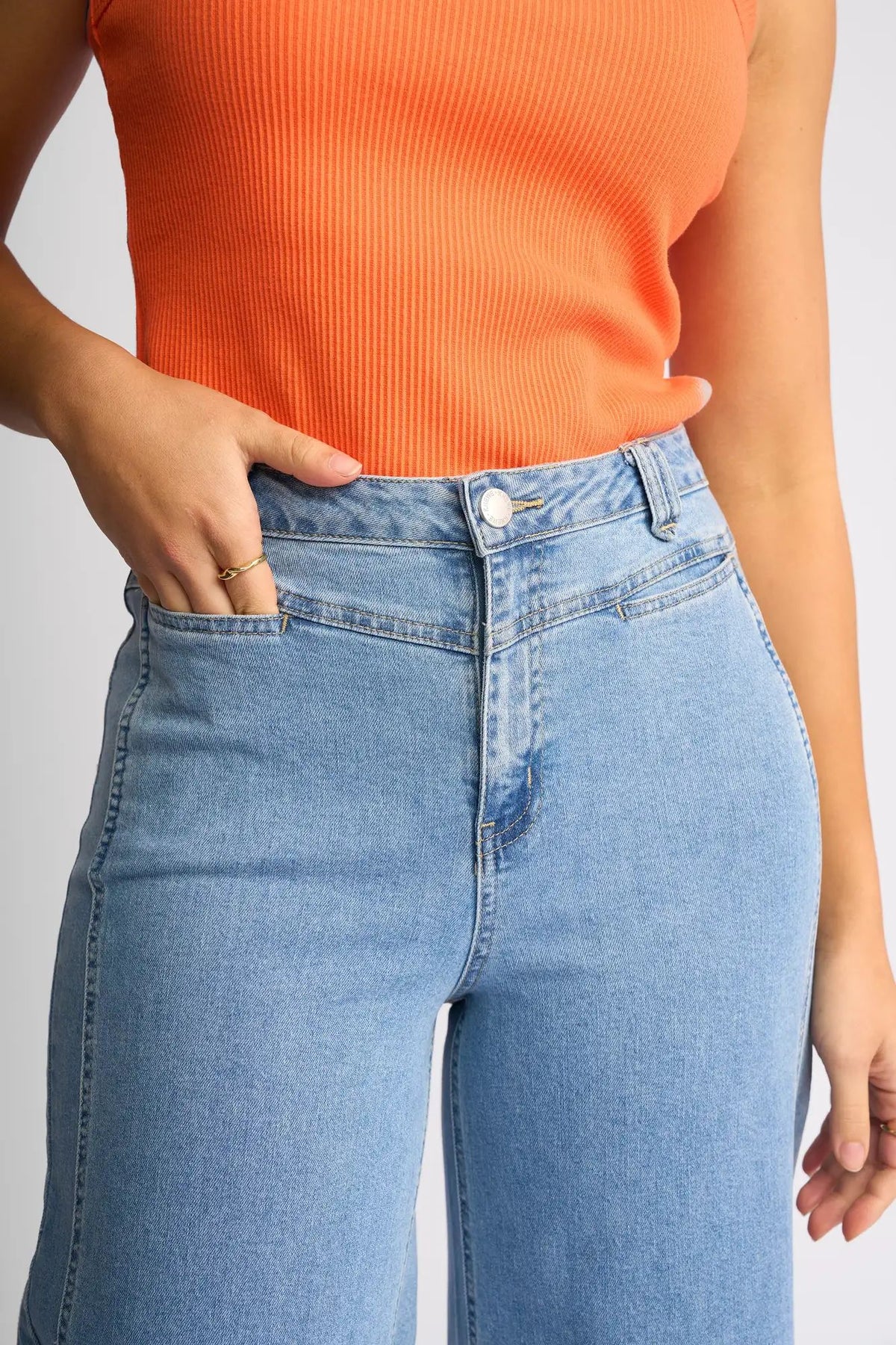 Knewe INDEX Jean in Light Wash Denim