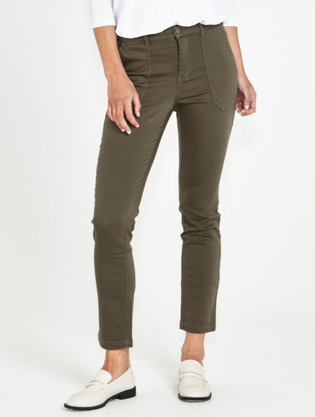 Betty Basics Roxette Stretch Chino Jogger in Khaki