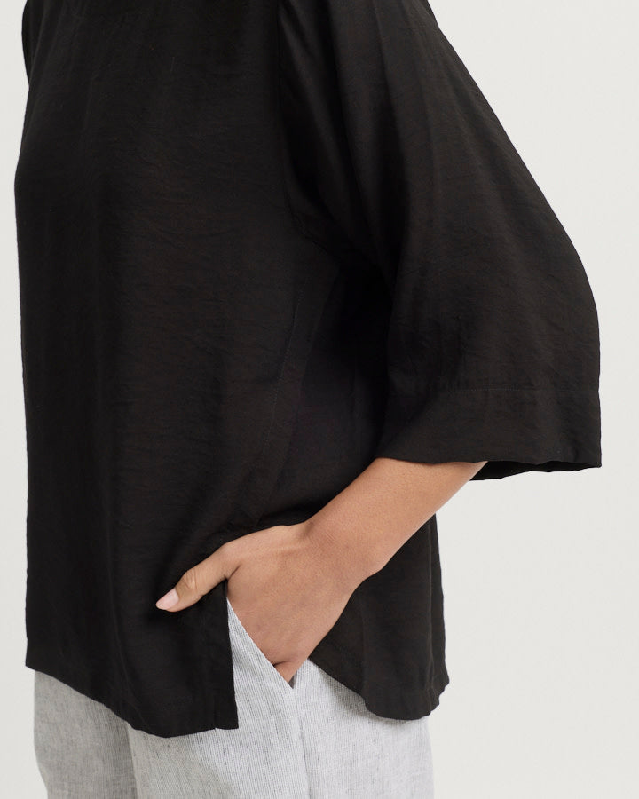Yarra Trail SKYE Top in Black