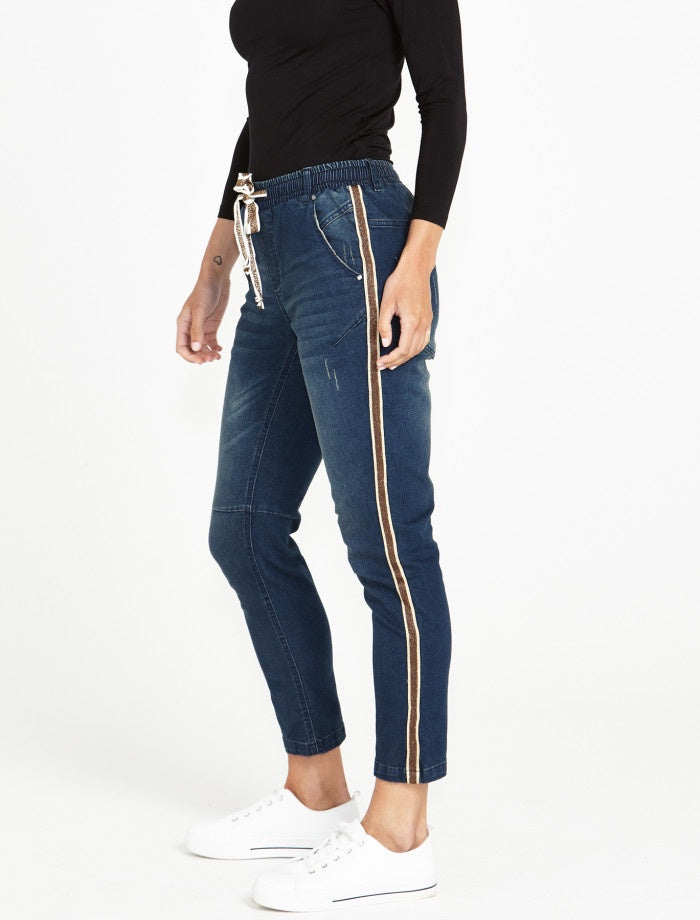 Betty Basics Zuri Jogger in Bay Blue