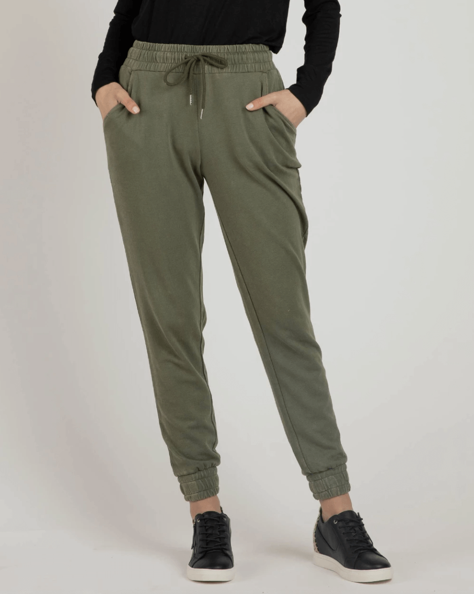 Betty Basics Coco Pants in Fern Betty Basicscomfy pant, pant, stretch fabric, stretch pant