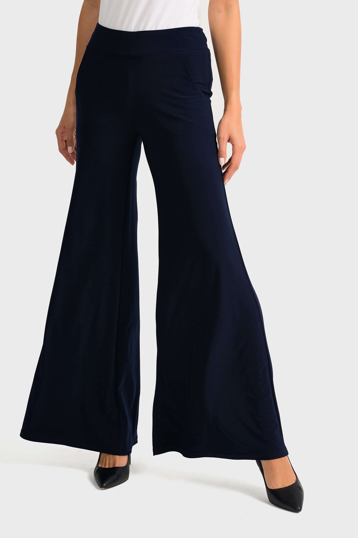 Joseph Ribkoff Essential Wide Leg Pant in Midnight 161096 Joseph RibkoffBlack, black culotte, black pant, culottes, essential, Joseph Ribkoff, ribkoff essentials, Ribkoff Midnight, wide leg pant, Yacht Club