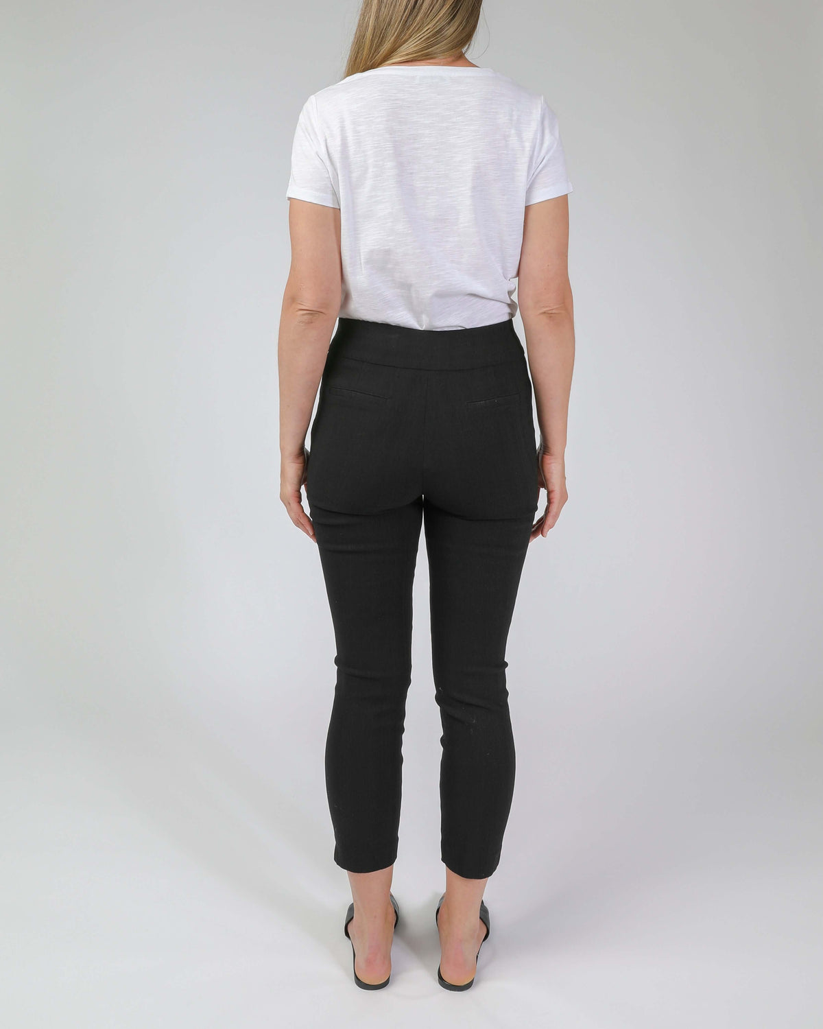 Jump Textured Bengaline 7/8 Pant in Black