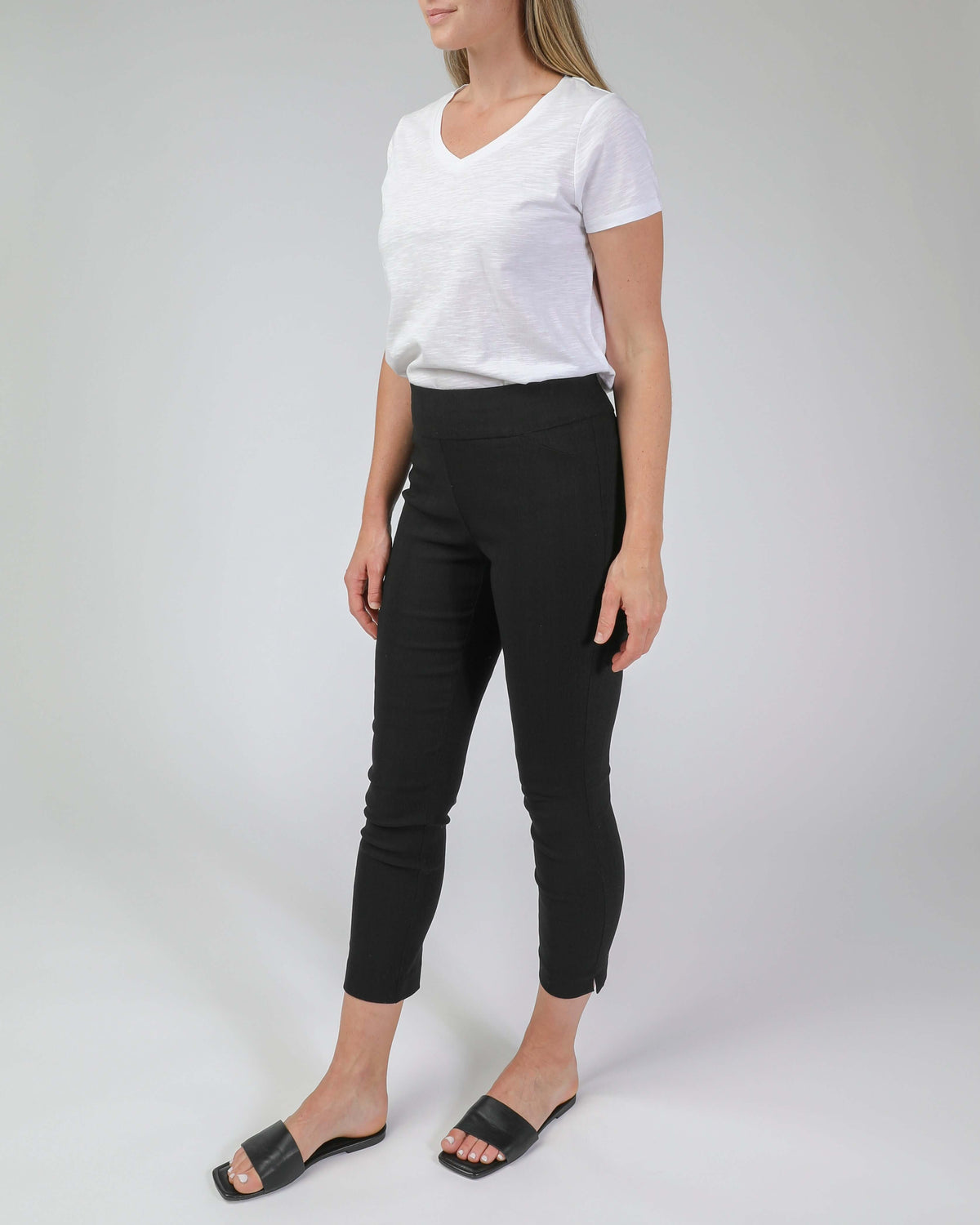 Jump Textured Bengaline 7/8 Pant in Black